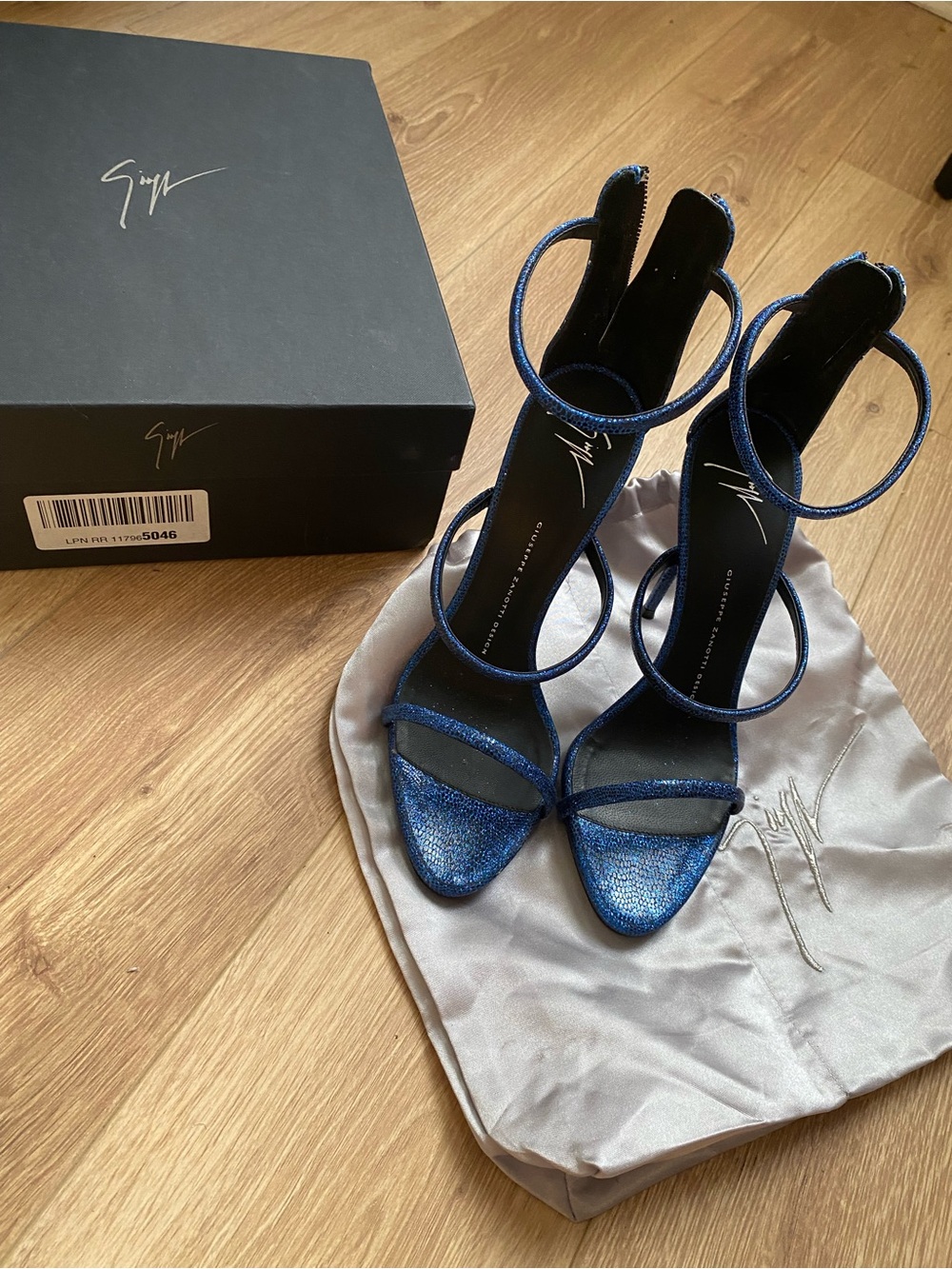 Giuseppe Zanotti Metallic Navy Strappy Stiletto Sandals Size 9.5 - Picture 3 of 10
